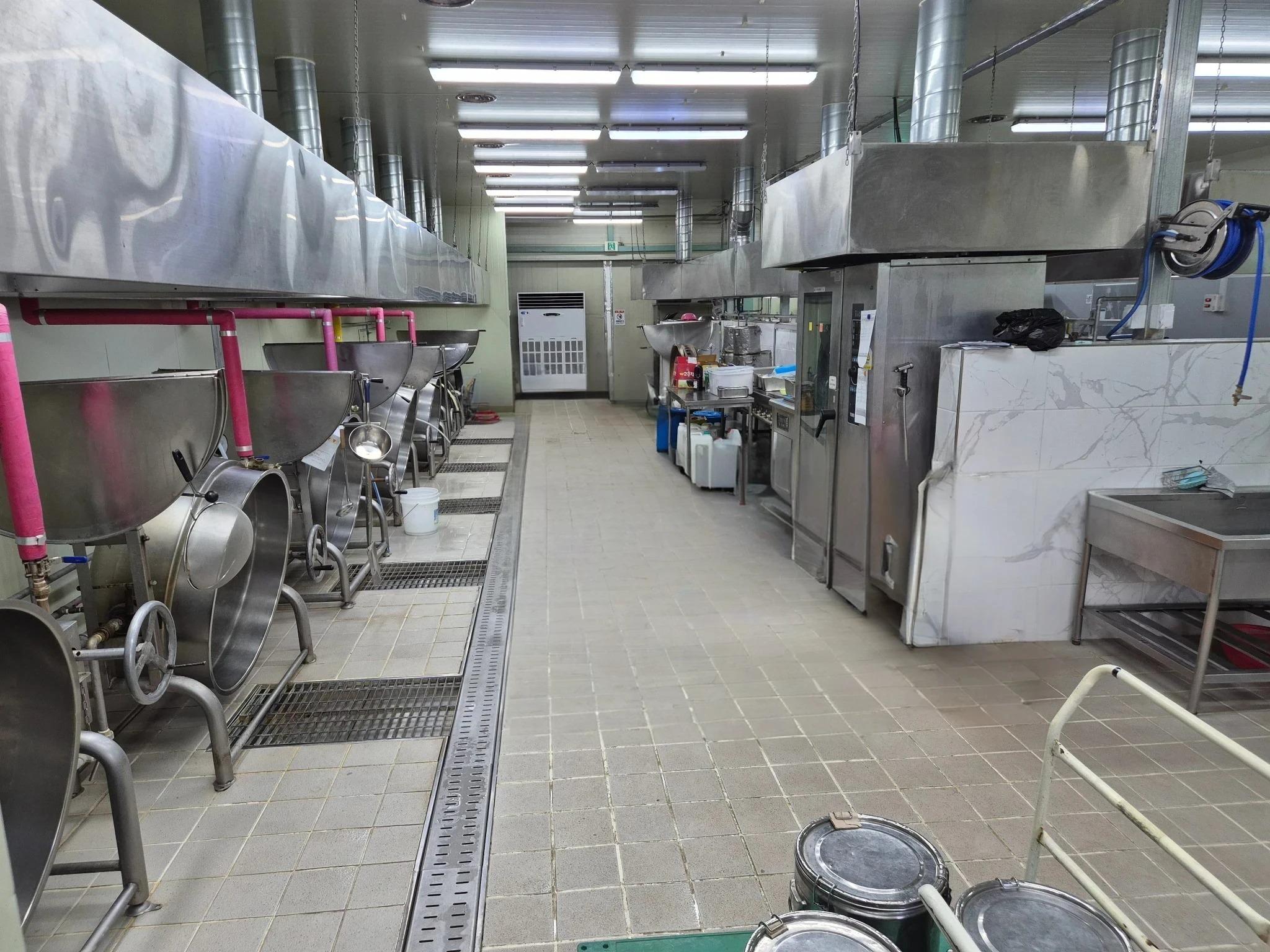 깨끗한 주방 시설